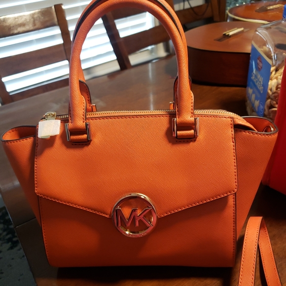 Michael kors handbags cross body - Picture 2 of 11